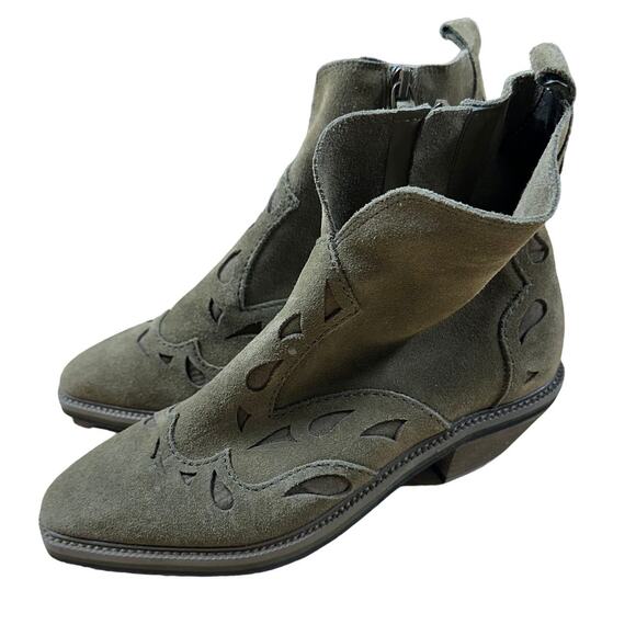 Kelsi Dagger NWOB Brooklyn Cliff Olive Green Western Style Bootie Size 6.5 - Picture 7 of 11